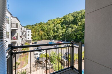 782_Riverfront_Pkwy_15