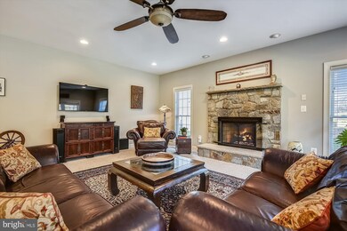 1534 Star Stella Dr, Odenton, MD 21113 - photo 3