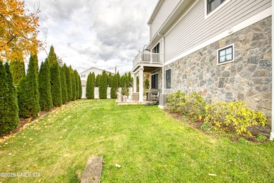 24 Harold St unit E, Cos Cob, CT 06807 - photo 2