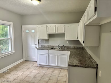 528 E 109th St, Cleveland, OH 44108 - photo 7