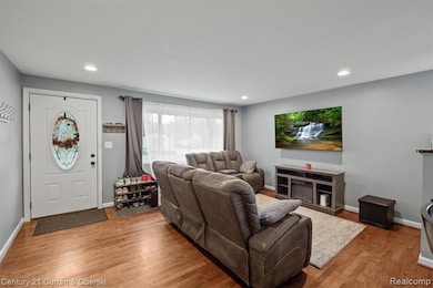 3021 Woodlawn St, Commerce Township, MI 48390 - photo 4