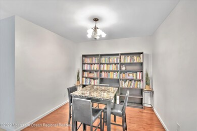 10-DINING ROOM