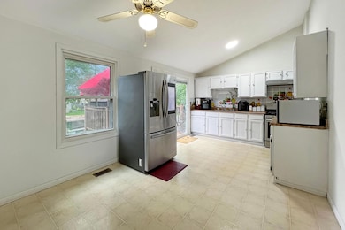 6024 Winterberry Dr, Galloway, OH 43119 - photo 6