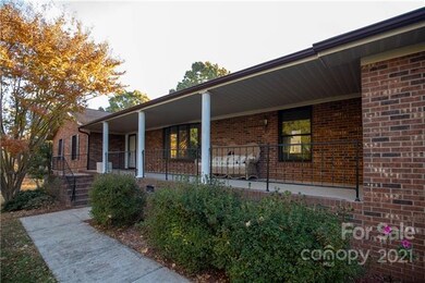 2634 Fines Creek Dr, Statesville, NC 28625 - photo 3