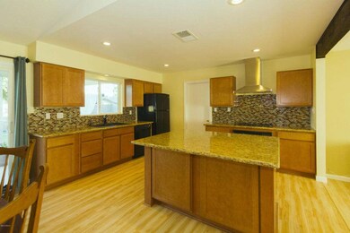 2935 E Larkspur Dr-kitchen