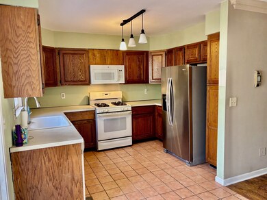 51 Kingswood Dr, Bethel, CT 06801 - photo 4