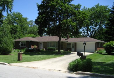 5S177 Webster St, Naperville, IL 60563 - photo 2