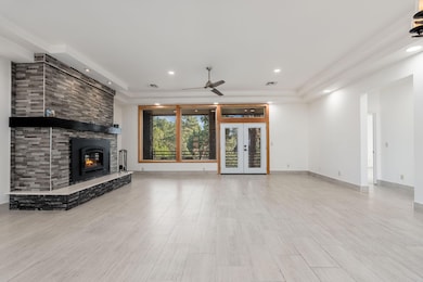 203 S Crescent Moon - 07