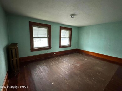 35 W South St, Nanticoke, PA 18634 - photo 5