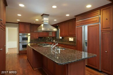 8800 Fox Hills Trail, Potomac, MD 20854 - photo 6