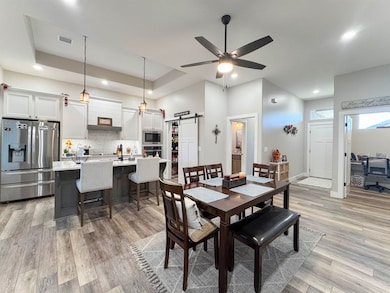 744 N Thornton Ct, Wichita, KS 67235 - photo 6