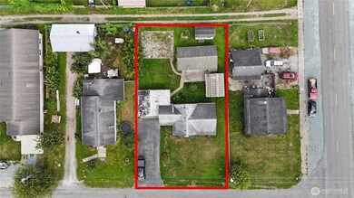 832 Alexander St, Sedro Woolley, WA 98284 - photo 2