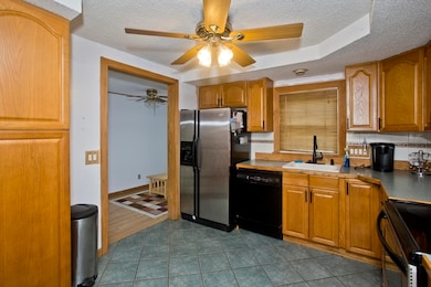 25 E Canton Cir, Springfield, MA 01104 - photo 3