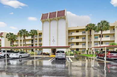 23249 Barwood Ln N unit 405, Boca Raton, FL 33428 - photo 5