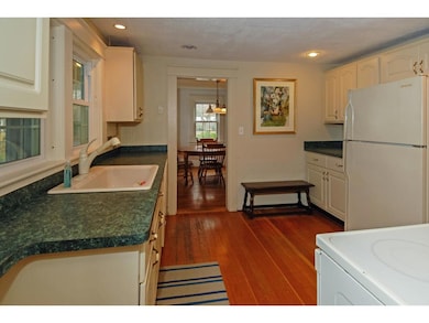 35 Highland St, Portsmouth, NH 03801 - photo 5