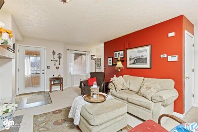 22-Living Room 20200409-DW-3680