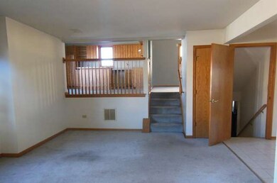 18042 Poplar Ln, Country Club Hills, IL 60478 - photo 2