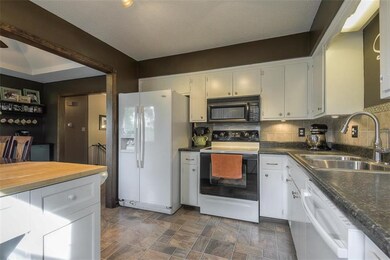 6219 Albervan St, Shawnee, KS 66216 - photo 7