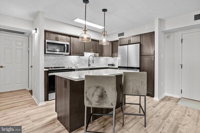 10608 Valley Forge Cir unit 608, King of Prussia, PA 19406 - photo 6