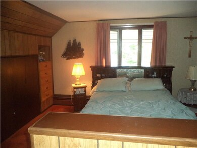 built in dresser in 2nd floor bedroom / extra larg