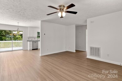 111 Hampton Glen Dr, Statesville, NC 28625 - photo 7