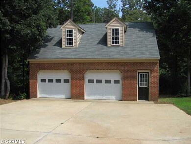 Parking Lot/Garage