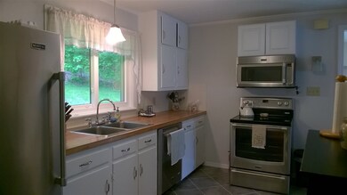 24 Morgan St, Bellows Falls, VT 05101 - photo 7