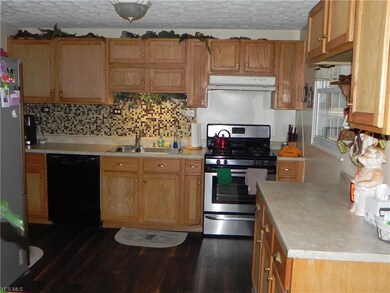 KITCHEN WITH UP UP DATED APPLIANCES
