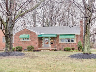 Adorable brick ranch in Cuyahoga Falls