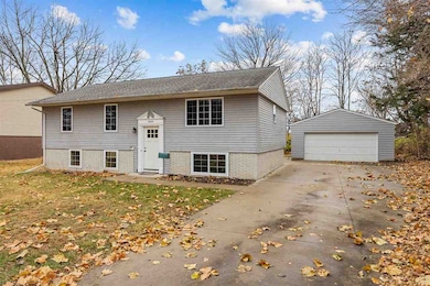 1809 Deforest Ave, Iowa City, IA 52240 - photo 2