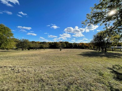 125 Harter Ln, Azle, TX 76020 - photo 3