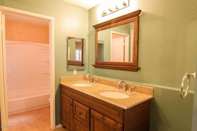 Master Bathroom (Large)