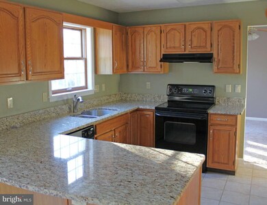 44283 Holly Berry Ln, California, MD 20619 - photo 4