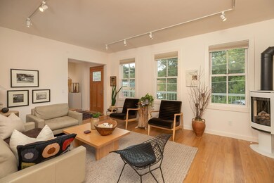 5-web-or-mls-05-Living Room.jpg