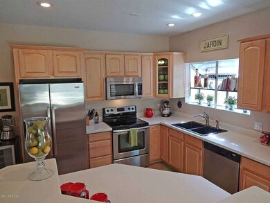 f Kitchen (1)