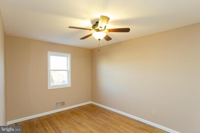 1006 Foxridge Ln, Essex, MD 21221 - photo 7