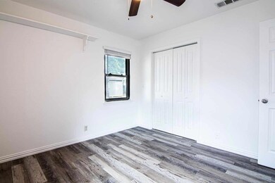 809 Glenda Dr unit B, Bedford, TX 76022 - photo 4