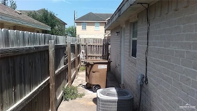 1413 Nassau St unit A, Edinburg, TX 78541 - photo 4