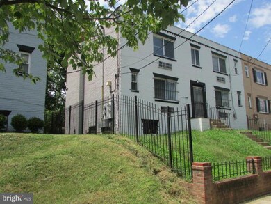 745 51st St SE unit 3, Washington, DC 20019 - photo 3