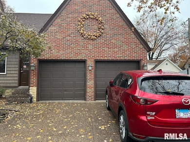 2434 29th St, Moline, IL 61265 - photo 2