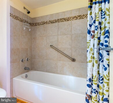 8569 Bay Rd, Pasadena, MD 21122 - photo 7