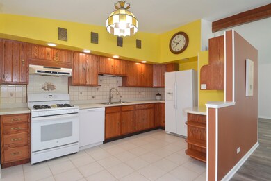 3803 Wren Ln, Rolling Meadows, IL 60008 - photo 5