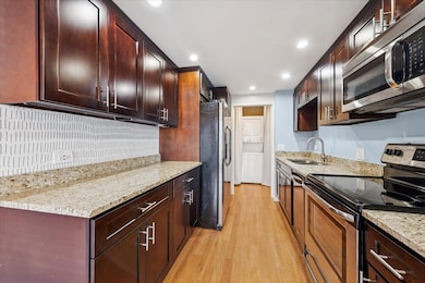 The Waterford unit 14H, Chicago, IL 60613 - photo 6