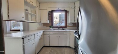215 2nd St- MLS Size-1