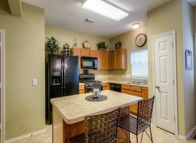 9739 Coyote Creek Dr, Houston, TX 77095 - photo 2