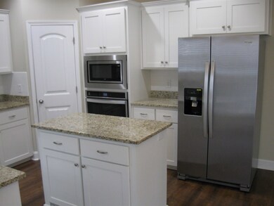 439 Meloney Dr, Hinesville, GA 31313 - photo 6