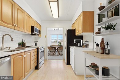 222 E Montgomery Ave unit 306, Ardmore, PA 19003 - photo 3