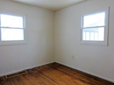 513 W Walnut St, Crown Point, IN 46307 - photo 3
