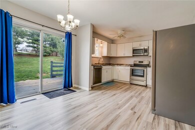 44 Hickory Dr, Little Hocking, OH 45742 - photo 3