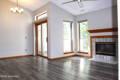 521 Hampton Place Blvd, Troy, NY 12180 - photo 3